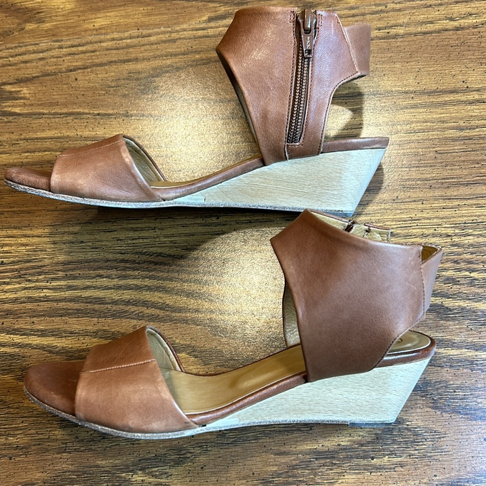 Coclico Leather Wedge Sandal with Zipper - Picture 8 of 11